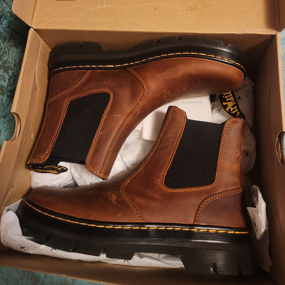 Dr. Martens Embury Chelsea Boots